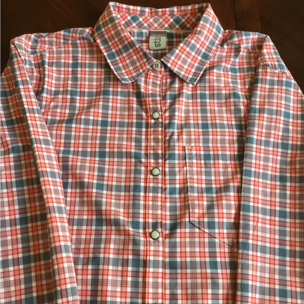 Women’s Stio shirt
